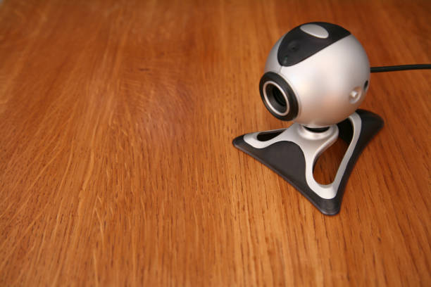 Webcam vs. Mirrorless Camera: What Creators Really Need to Know